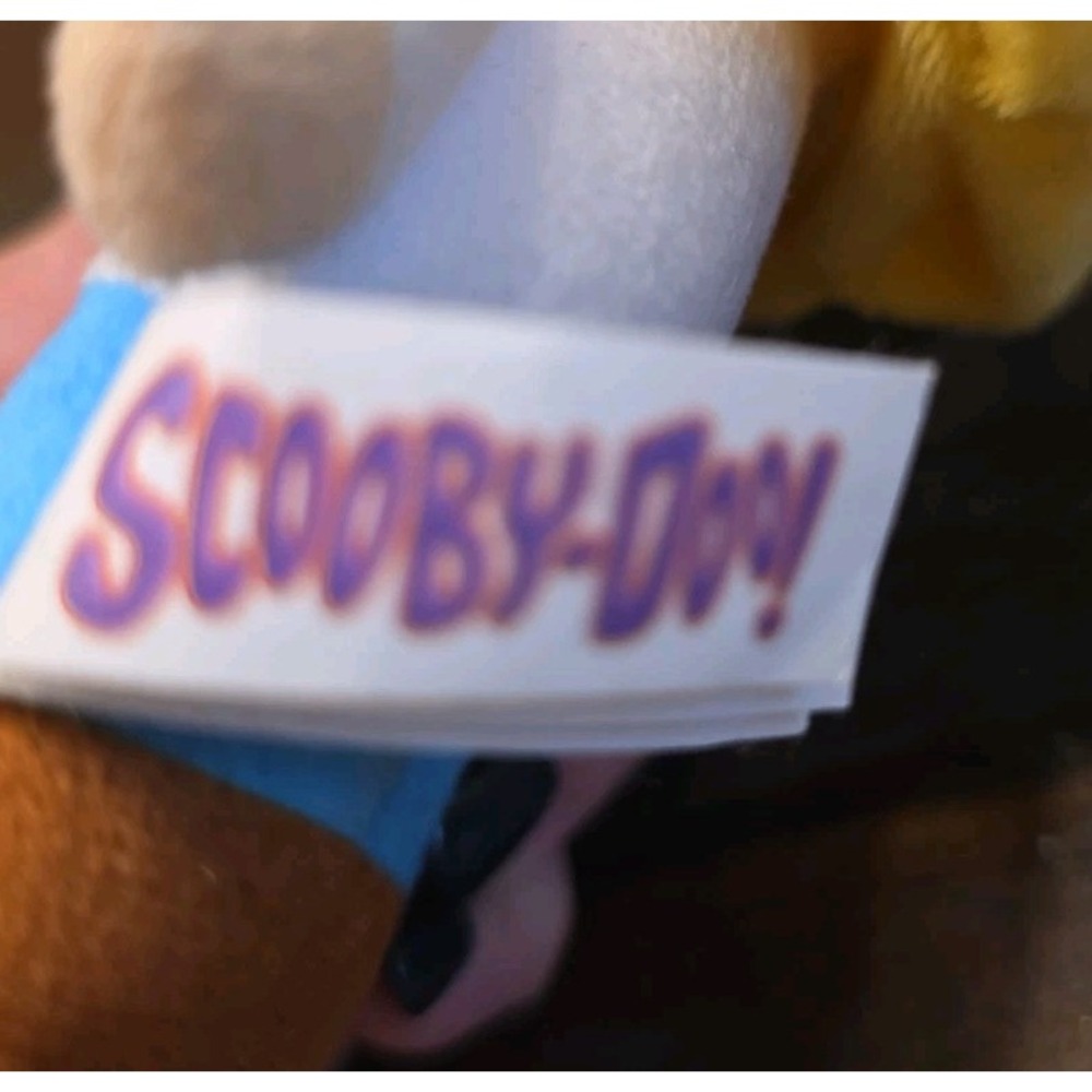 Toy Factory Scooby Doo & Friends Fred Chibi Plush 7' Stuffed Toy - Picture 6 of 8